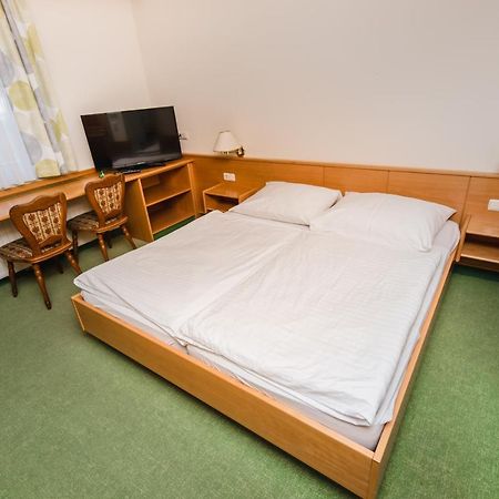 Gasthof Strauss Ansfelden Bagian luar foto