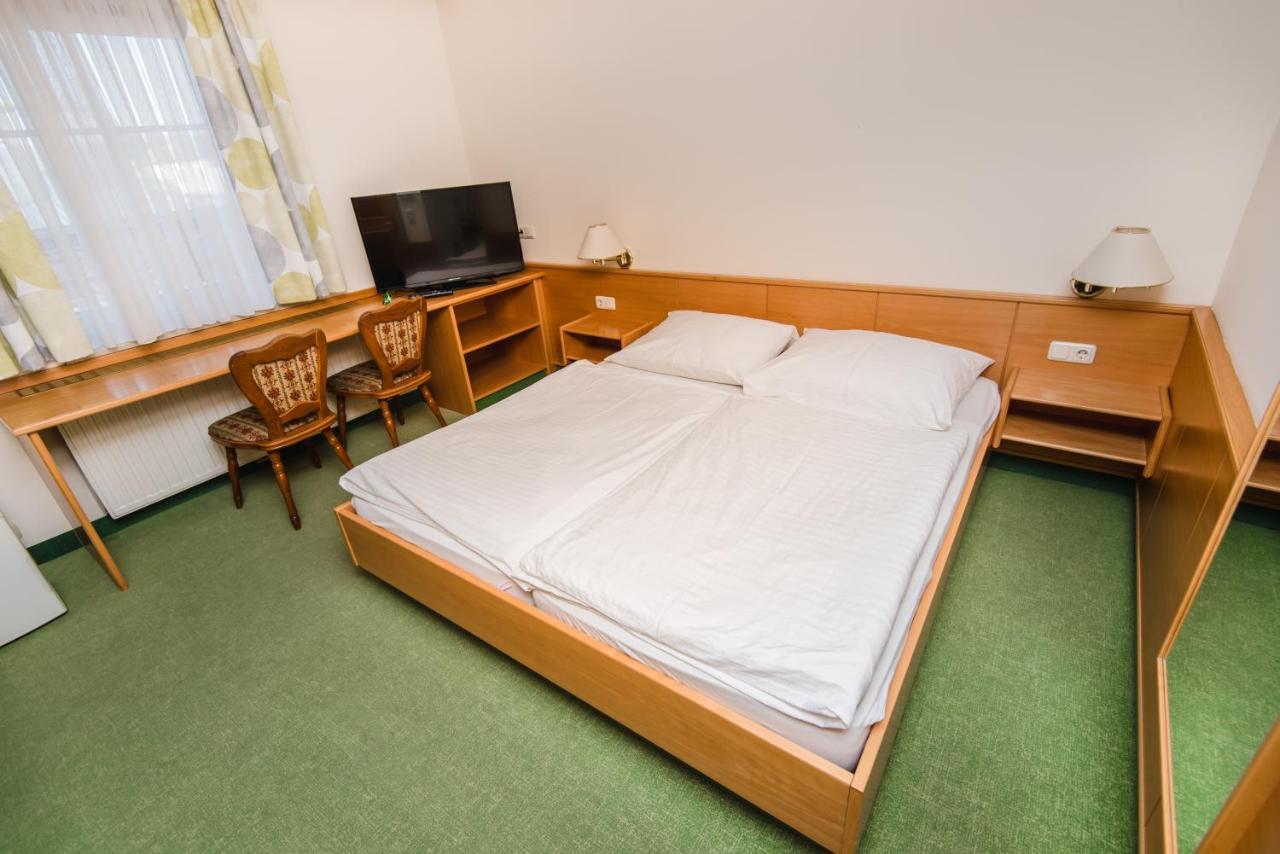 Gasthof Strauss Ansfelden Bagian luar foto